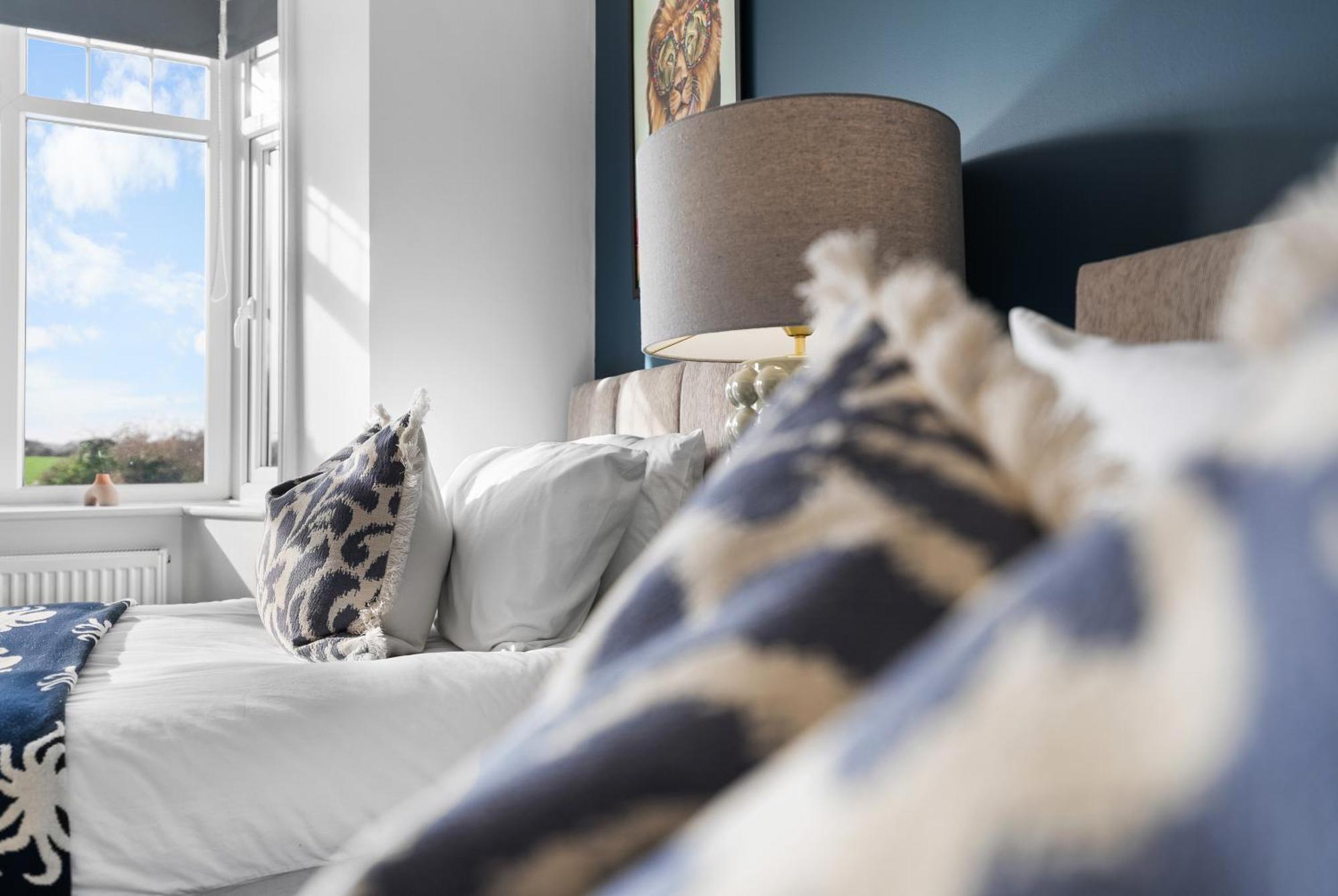 Long Term And Summer Special Offer! 5-Bedroom Spacious, Stunning Design, Sociable Areas & Cosy House Near South Downs Park, Sleeps 11 With Games Room, Private Parking And Garden- By Blue Puffin Stays Waterlooville Eksteriør billede