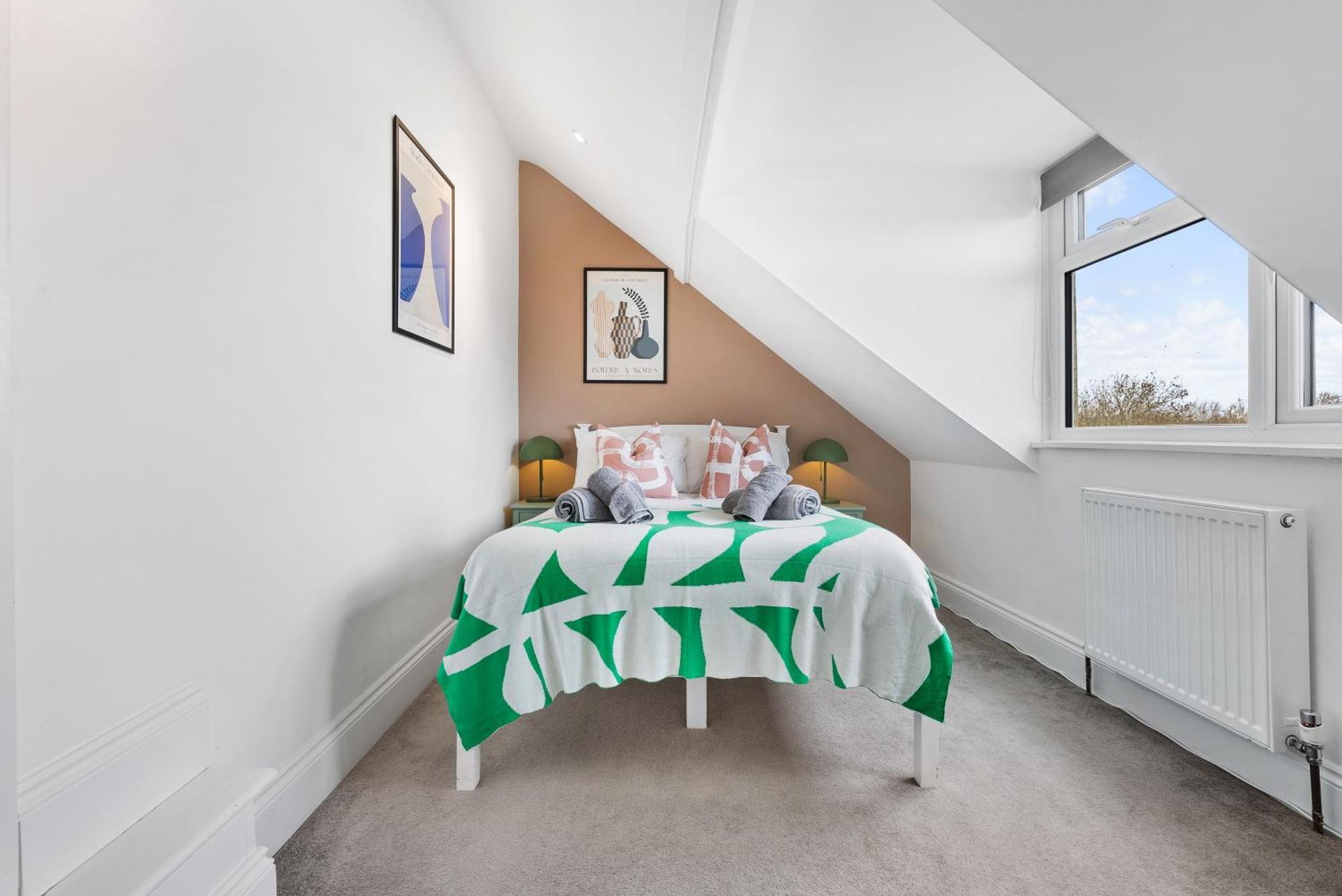 Long Term And Summer Special Offer! 5-Bedroom Spacious, Stunning Design, Sociable Areas & Cosy House Near South Downs Park, Sleeps 11 With Games Room, Private Parking And Garden- By Blue Puffin Stays Waterlooville Eksteriør billede