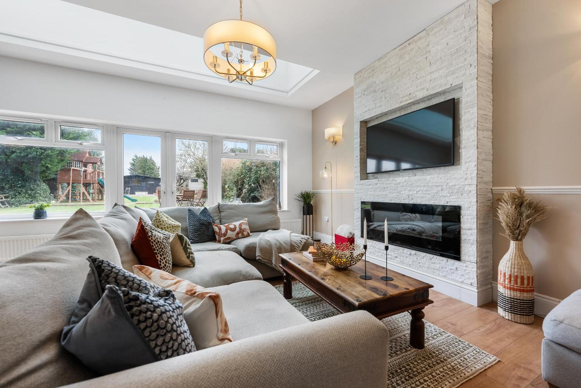 Long Term And Summer Special Offer! 5-Bedroom Spacious, Stunning Design, Sociable Areas & Cosy House Near South Downs Park, Sleeps 11 With Games Room, Private Parking And Garden- By Blue Puffin Stays Waterlooville Eksteriør billede